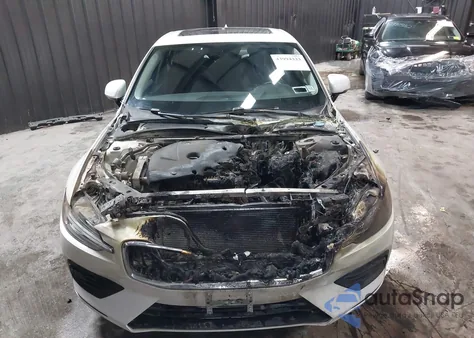 2019 Volvo S60 T6 Momentum z USA, uszkodzony, nr VIN 7JRA22TK0KG017352